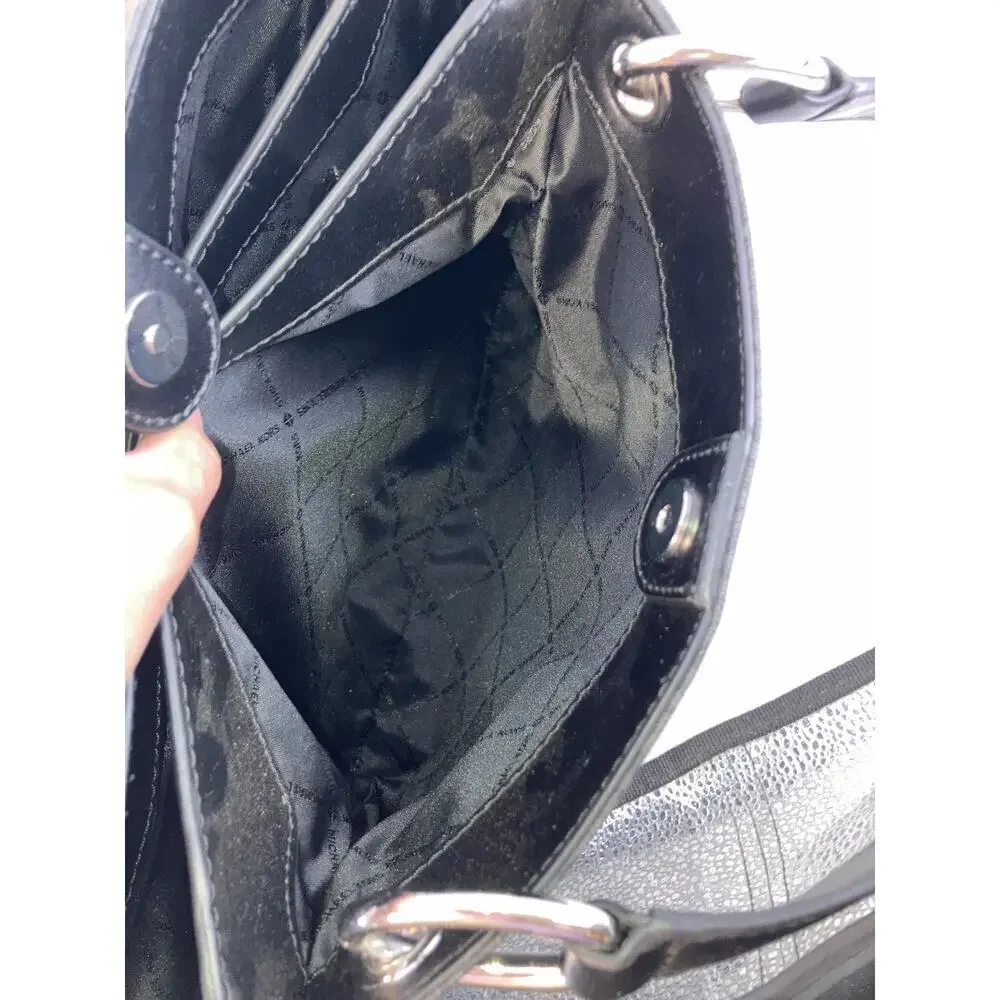 MICHAEL KORS, LARGE BLACK SIGNATURE LEATHER SHOULDER BAG